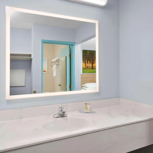 Deluxe, 2 Queen Beds, Days Inn & Suites by Wyndham Siler City 7/7
