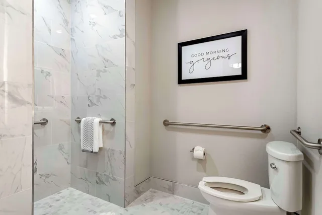 جناح بسرير كينج مع أريكة، Cambria Hotel Austin Uptown near the Domain 4/6