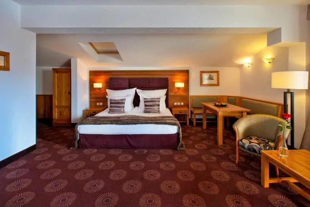 Junior Suite, King Bed, Town View، Kempinski Hotel Grand Arena 1/2