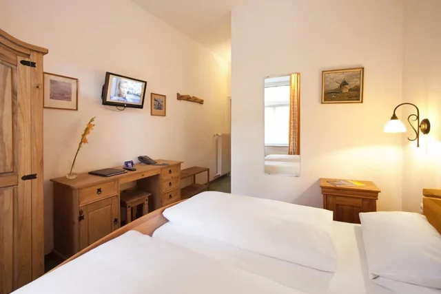 غرفة قياسية بسرير مزدوج، Hahn Hotel 2/4