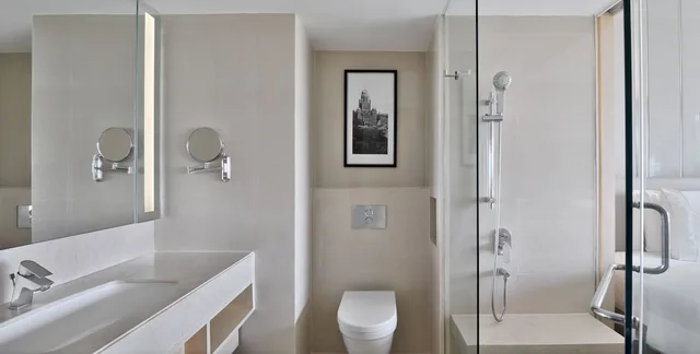 Room, King Bed, Hill View, The Westin Mumbai Powai Lake (ex Renaissance Mumbai) 7/10