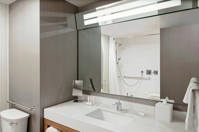 غرفة بسرير كينج، Courtyard by Marriott Pasco Tri-Cities Airport 2/3