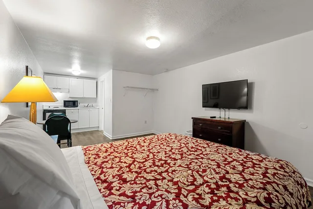 Room, Queen Bed, Stay Lodge 2/8