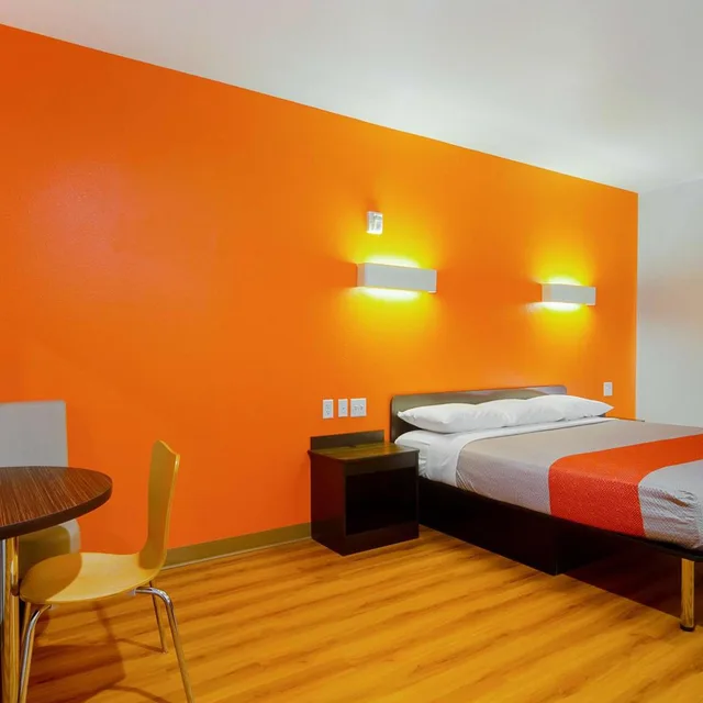 Room, King Bed, Motel6 Midland Tx 4/10