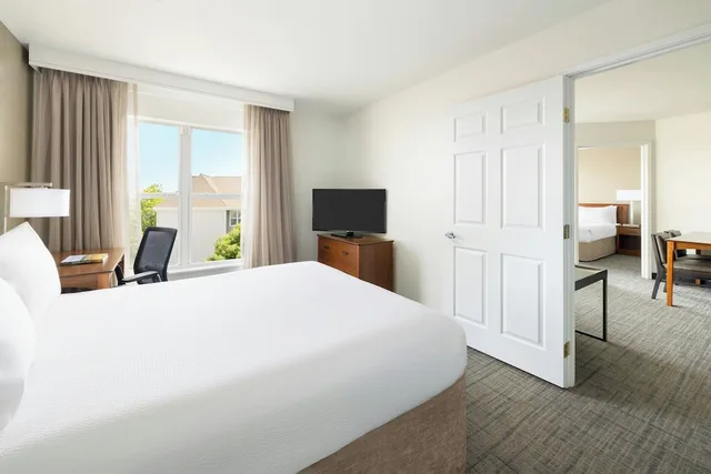 جناح بسريرين مزدوجين بغرفتي نوم لذوي الإعاقة، Residence Inn Des Moines West at Jordan Creek Town Center 1/5
