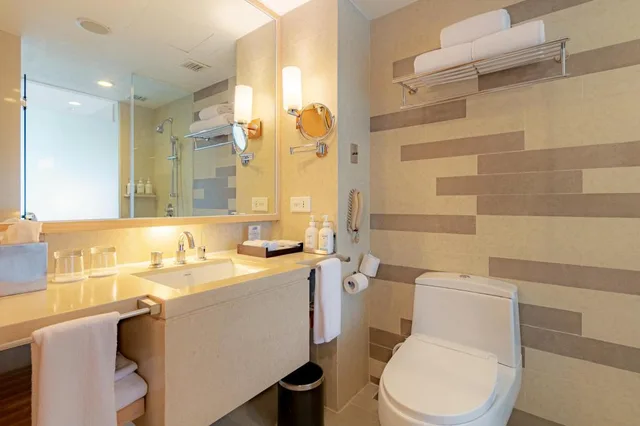 غرفة قياسية بسريرين منفصلين بإطلالة على الحديقة، HOLIDAY INN RESORT BARUNA BALI 4/7