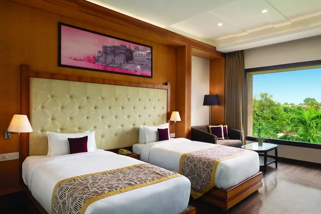 غرفة بسريرين منفصلين لذوي الإعاقة، Ramada by Wyndham Varanasi Katesar 1/4
