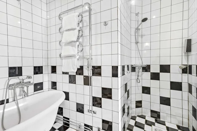 Junior Suite, King Bed, Vimmerby Stadshotell, WorldHotels Crafted 2/2
