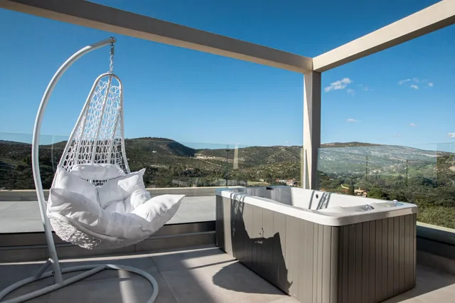 غرفة ديلوكس بسرير مزدوج بجاكوزي، Myzith Luxury Suites 4/5