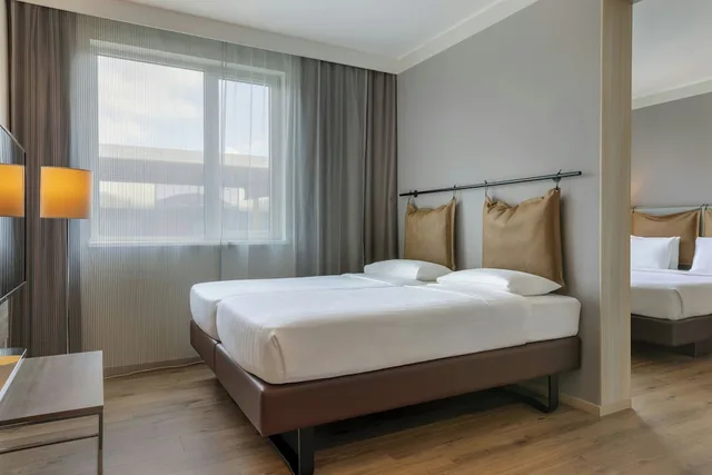 غرفة بسرير مزدوج، MOXY MILAN MALPENSA AIRPORT 2/10