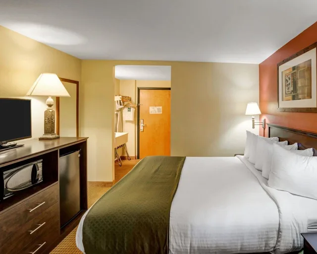 غرفة قياسية بسرير كينج، Quality Inn Ashland Lake Superior 3/5