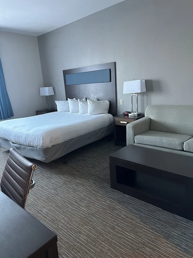 غرفة بسرير كينج لذوي الإعاقة، Wingate by Wyndham Southport 4/7