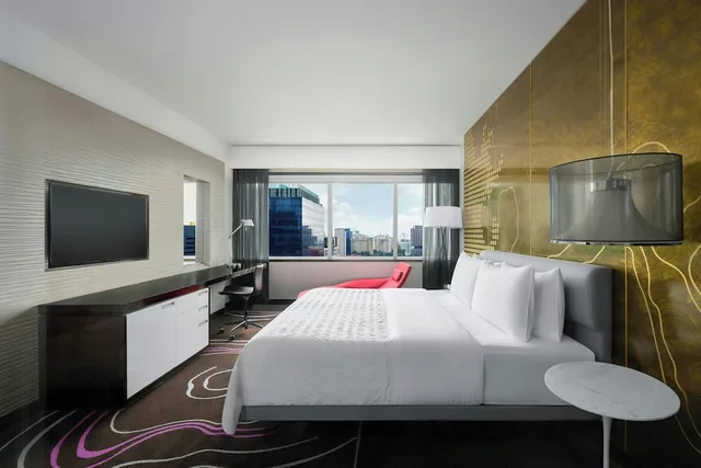 غرفة كلوب بسرير كينج، Le Meridien Saigon 5/9