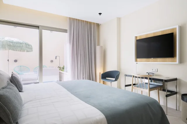 غرفة سوبيريور بسرير كينج بشرفة بإطلالة جزئية على البحر، El Vicenc de la Mar Adults Only (+12) 3/4
