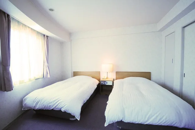 غرفة بسريرين منفصلين، Hotel Saharin 3/7