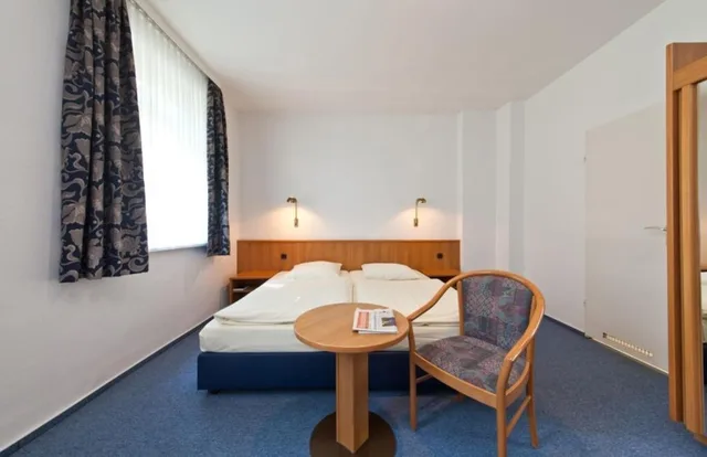 غرفة ثلاثية، Centrum Hotel Commerz am Bhf Hamburg Altona 9/10