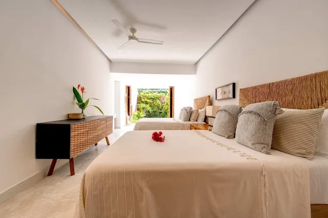 غرفة ديلوكس بسرير كينج بإطلالة على الحديقة، El Careyes Club and Residences 2/4