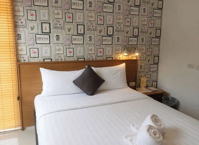 Room, Queen Bed, Small, Palmari Boutique Hotel 3/8