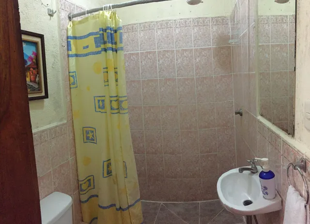 غرفة أساسية بسرير مزدوج وسرير فردي، Hostal Antigua - Hostel 5/5
