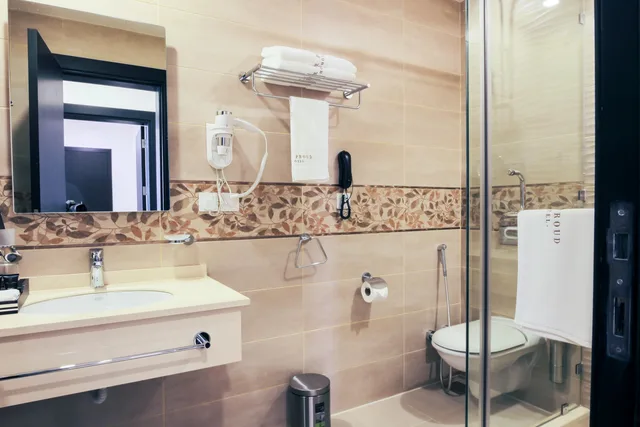 جناح جونيور بسرير كينج، فندق براود الخبر(The Proud Hotel) 2/2