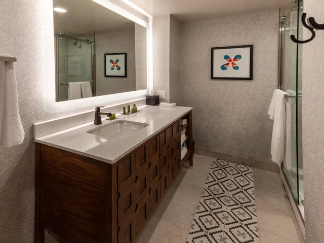 غرفة ركنية بسرير كينج مع أريكة، Estancia Del Norte San Antonio Tapestry Collection By Hilton 3/5