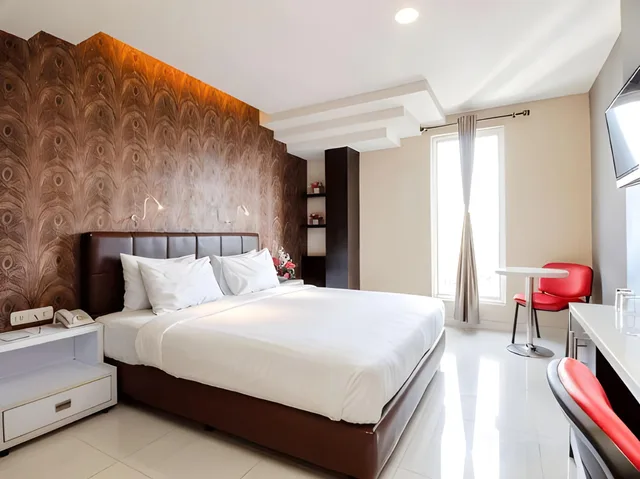 غرفة تنفيذية، Empress Hotel Makassar 1/2