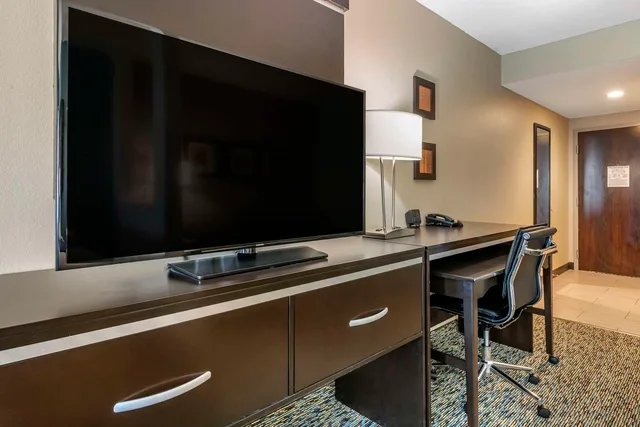 جناح بسريرين كوين، Comfort Suites Fort Lauderdale Airport South & Cruise Port 1/1