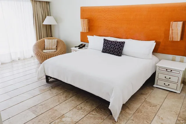 Suite, King Bed, with Pool، Camino Real Zaashila Huatulco 2/5