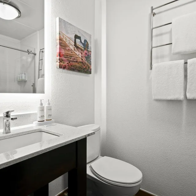 غرفة بسريرين كوين لذوي الإعاقة، La Quinta Inn & Suites by Wyndham Sturbridge 4/5