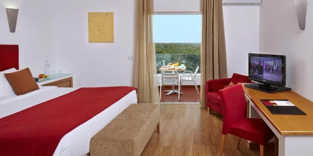 غرفة قياسية بشرفة، Alcazar Hotel And Spa 2/5