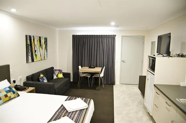 غرفة قياسية بسرير كوين، Roma Central Motel 1/5
