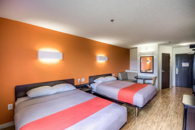 غرفة ديلوكس بسريرين كوين بمطبخ صغير، Motel6 Headingley, MB - Winnipeg West 2/10