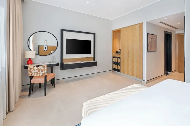 Collection Room Newly Renovated، NH Collection Dubai Ibn Battuta 3/3