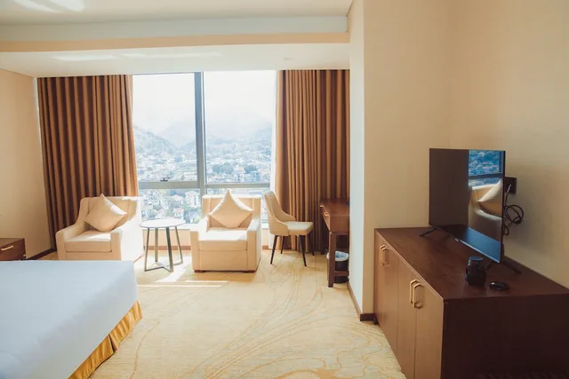 غرفة ديلوكس بسرير كينج، Muong Thanh Luxury Cao Bang Hotel 2/4
