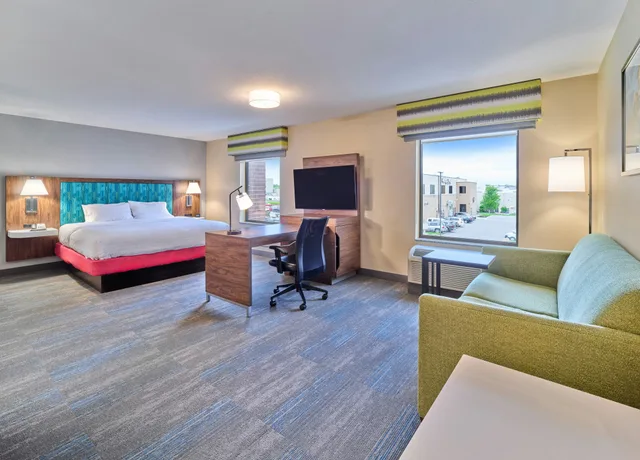 Studio, King Bed, Accessible, HAMPTON INN OMAHA MIDTOWN-AKSARBEN AREA 1/6