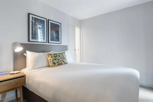 شقة بسريرين كوين بغرفتي نوم، Oaks Melbourne Southbank Suites 3/10