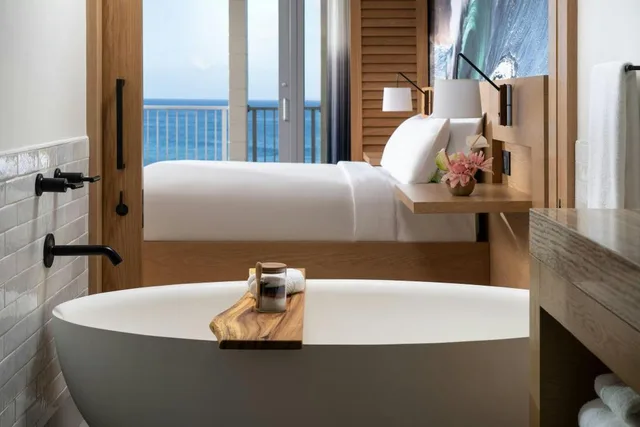 Club, Suite, King Bed, Ocean Front, Sofa, Balcony, Club Lounge Access, The Ritz-Carlton O ahu, Turtle Bay 4/4