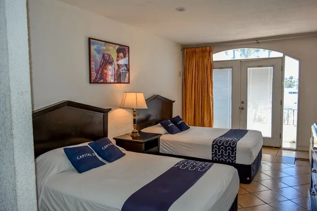 غرفة قياسية بسريرين مزدوجين بإطلالة على المدينة، Hotel Costa Ensenada 3/7