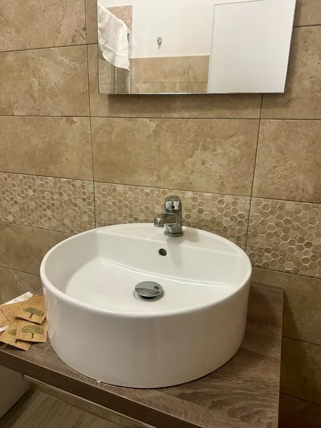 غرفة ديلوكس رباعية بسرير مزدوج وسريرين منفصلين، Hotel Santuario Pompei 5/7