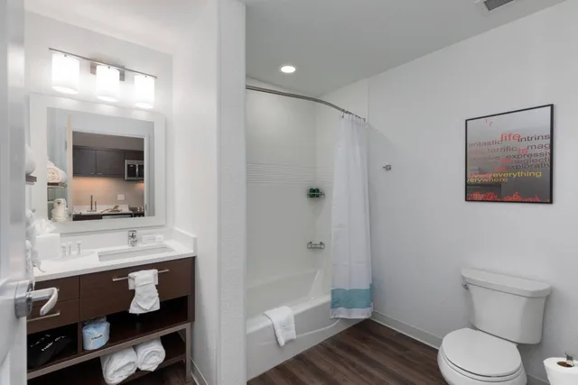 استوديو بسرير كوين بحوض استحمام لذوي الإعاقة، TownePlace Suites by Marriott Owensboro 4/4