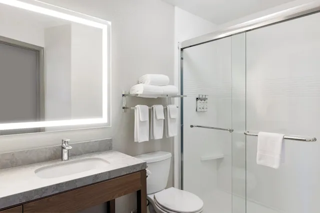 جناح بسرير كوين، Candlewood Suites Yuma 4/7