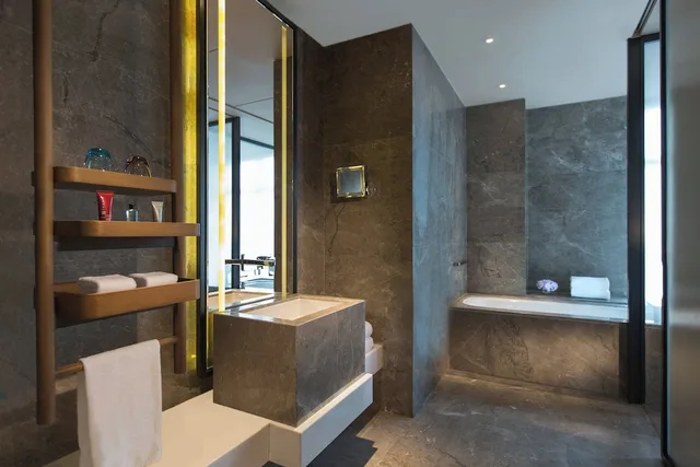 غرفة بسرير كينج بإطلالة على النهر، Chongqing Marriott Hotel 6/8