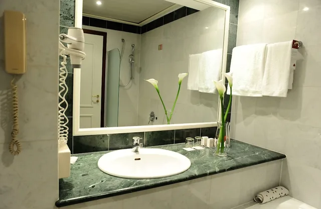 غرفة سوبيريور، Leonardo Hotel Milan City Center 6/8
