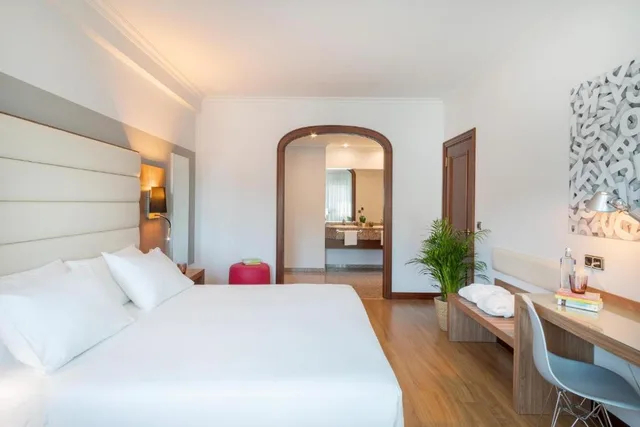جناح جونيور، Hotel Santiago Plaza Affiliated By Melia 1/6