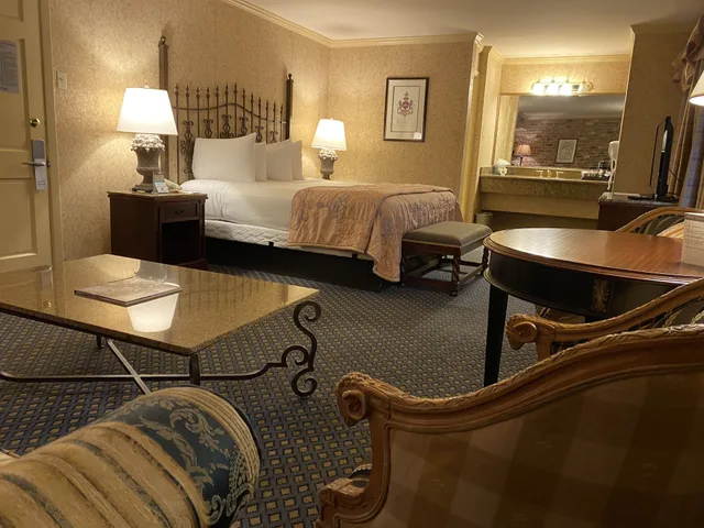Room, King Bed, No Window، Place D'armes Hotel 8/8