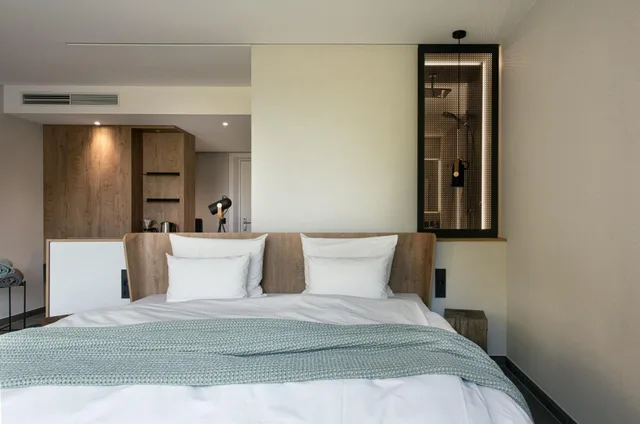 Deluxe, King Bed, Hotel Vierjahreszeiten Iserlohn 4/10