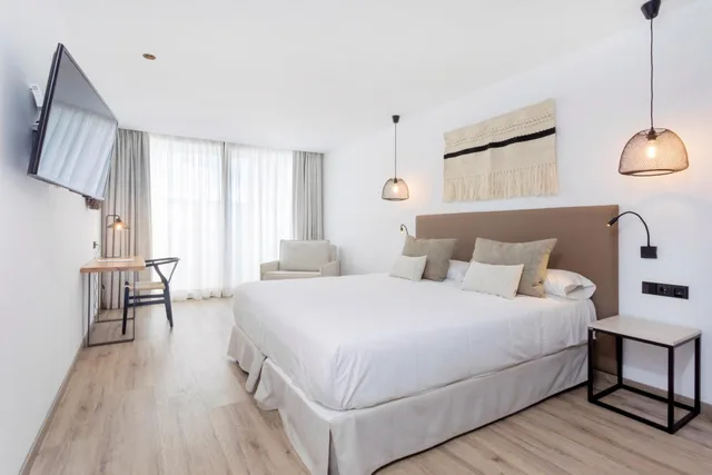 Room, Double Bed, Hotel Sa Clau by Mambo Ibiza 1/2