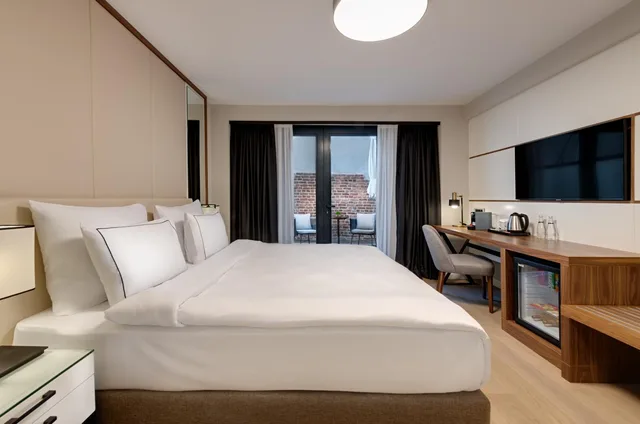 استوديو بسرير كينج بإطلالة على الحديقة، Gleam Collection Hotel 1/1