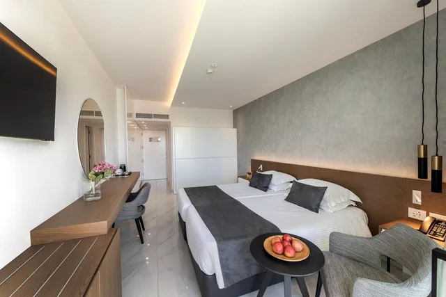 غرفة عائلية بسرير فردي، Pavlo Napa Beach Hotel 1/10