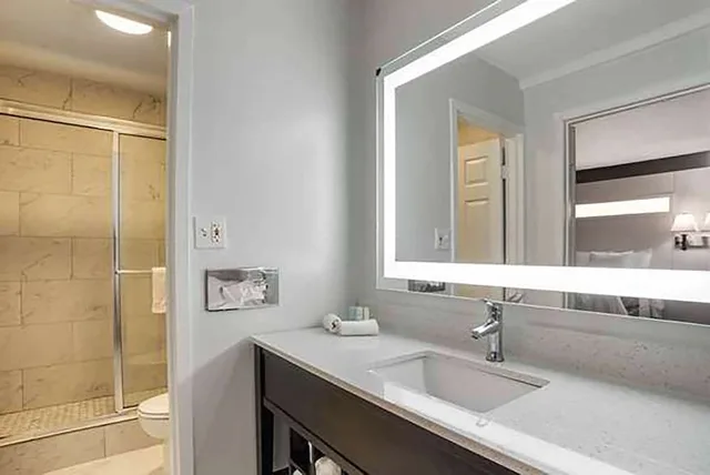 جناح بسريرين مزدوجين لذوي الإعاقة، Baymont by Wyndham Montgomery AL 2/2
